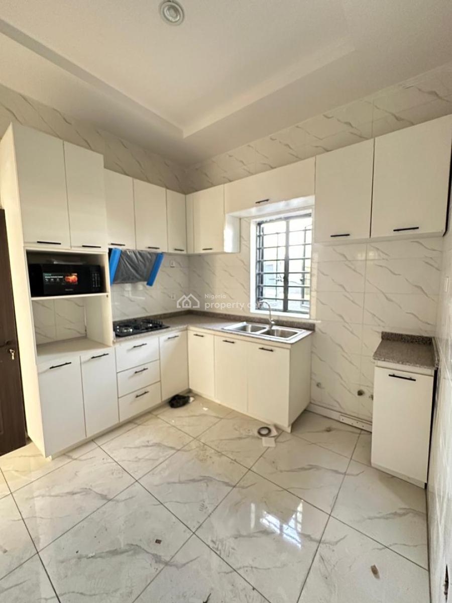 Elegant Spacious 3 Bedroom Apartment in a Secure Estate, Ilaje, Ajah, Lagos, Flat / Apartment for Sale