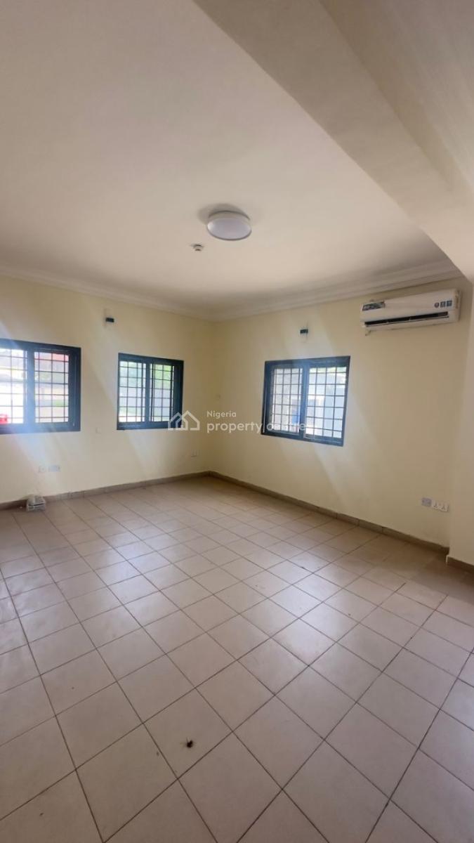 Nice 3 Bedroom Flat with Elevator, Lekki Phase 1, Lekki, Lagos, Flat / Apartment for Rent
