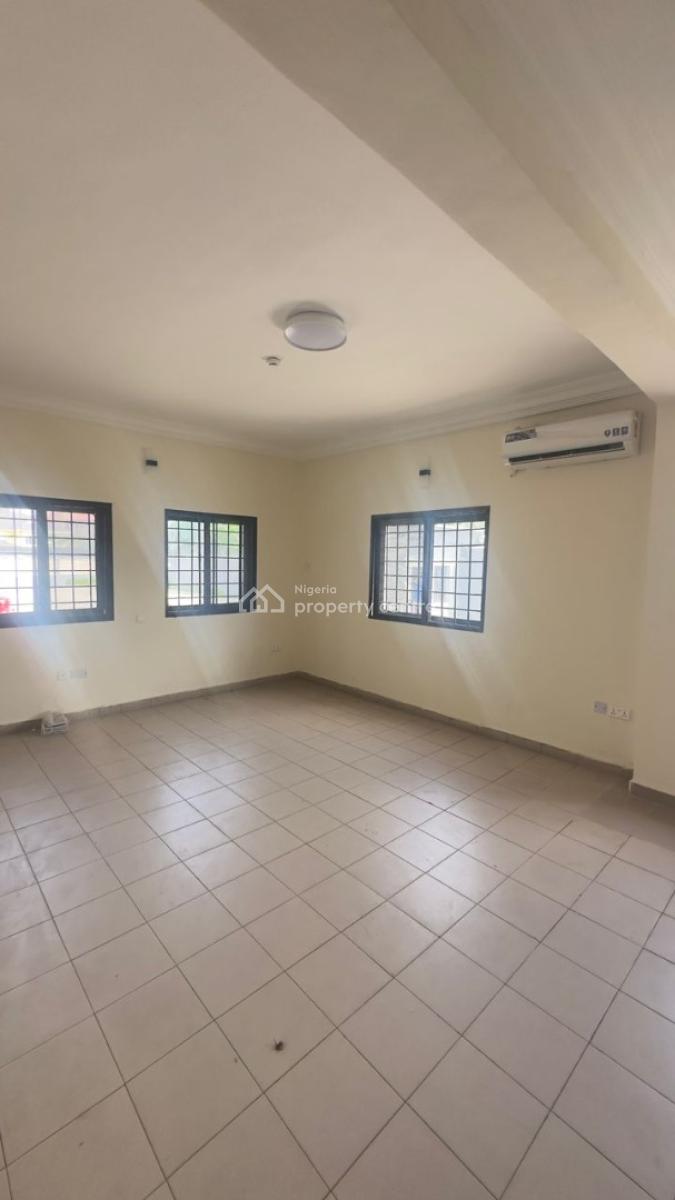 Nice 3 Bedroom Flat with Elevator, Lekki Phase 1, Lekki, Lagos, Flat / Apartment for Rent
