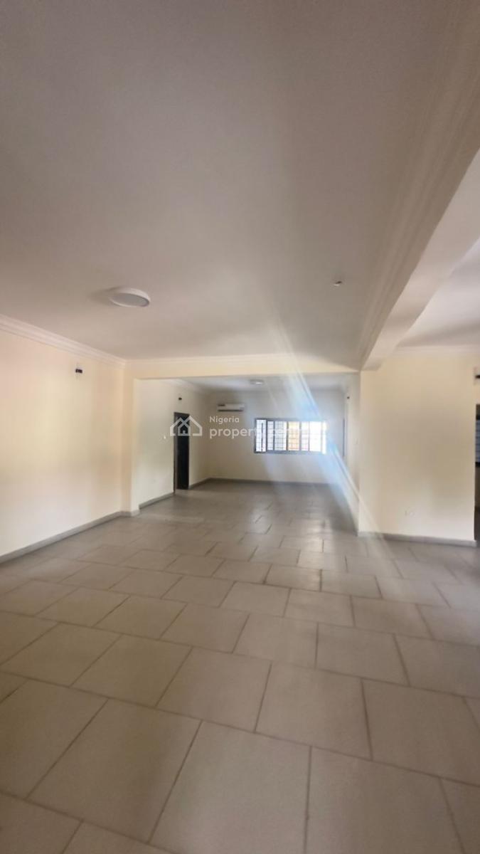 Nice 3 Bedroom Flat with Elevator, Lekki Phase 1, Lekki, Lagos, Flat / Apartment for Rent