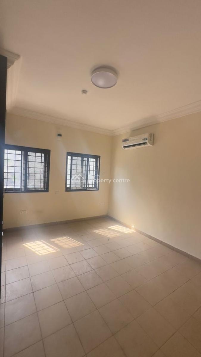 Nice 3 Bedroom Flat with Elevator, Lekki Phase 1, Lekki, Lagos, Flat / Apartment for Rent