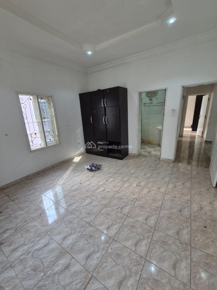 Spacious 2 Bedroom Flat on The First Floor, Kubwa, Abuja, Fo1 Layout, Kubwa, Abuja, Flat / Apartment for Rent