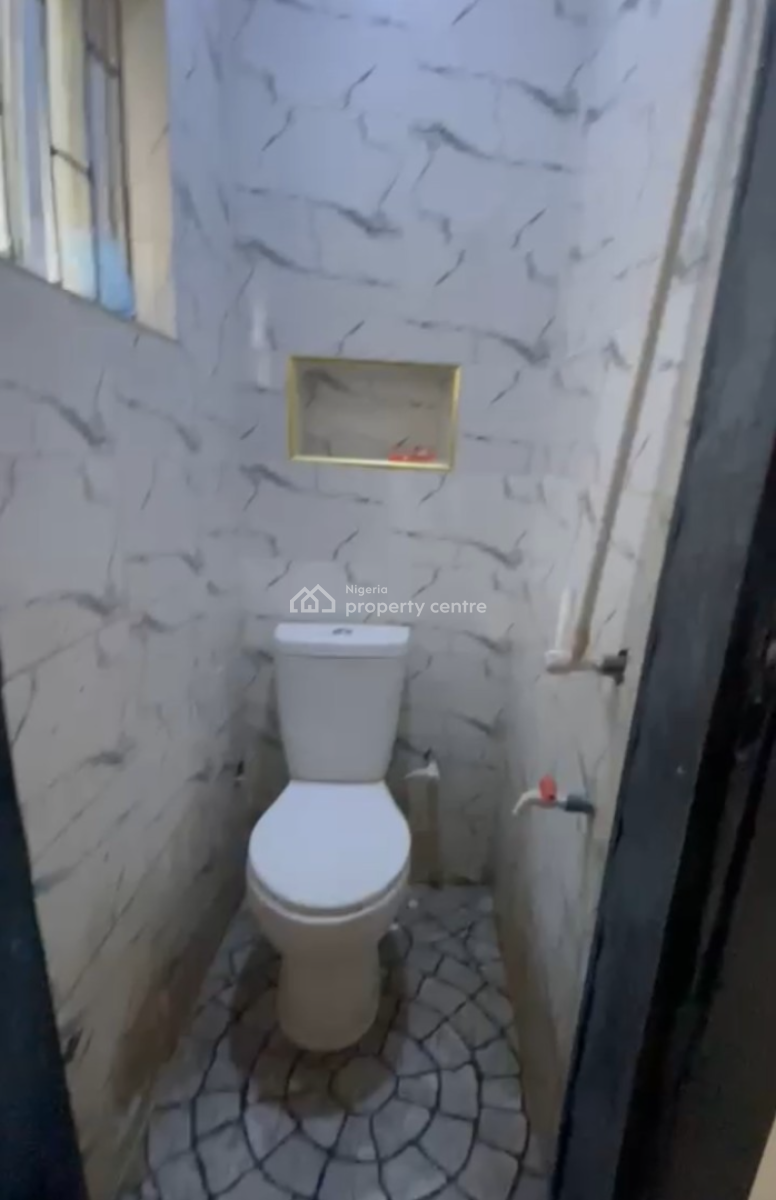 Portable Mini Flat ( Upstairs), Alapere, Ketu, Lagos, Flat / Apartment for Rent