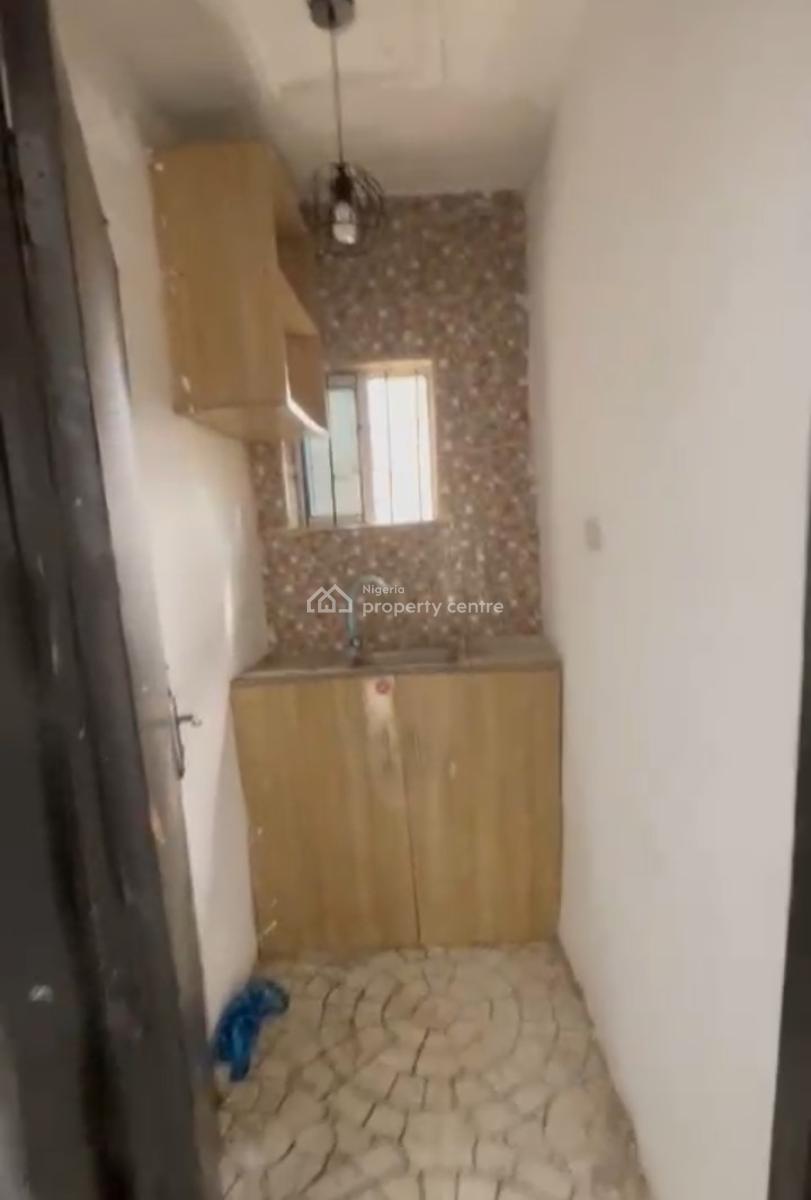 Portable Mini Flat ( Upstairs), Alapere, Ketu, Lagos, Flat / Apartment for Rent