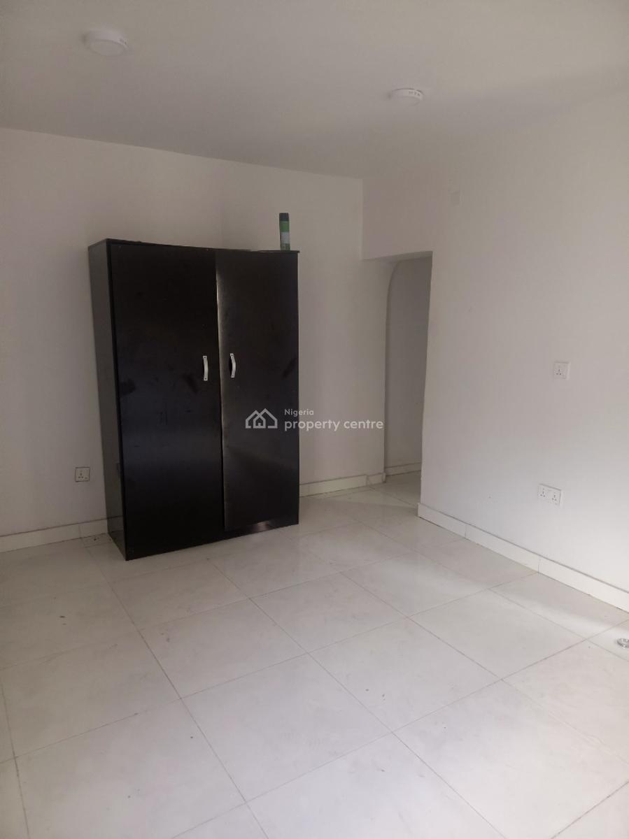 Single Room Self Contain, Ajose Adeogun Street, Victoria Island (vi), Lagos, Self Contain (single Rooms) for Rent