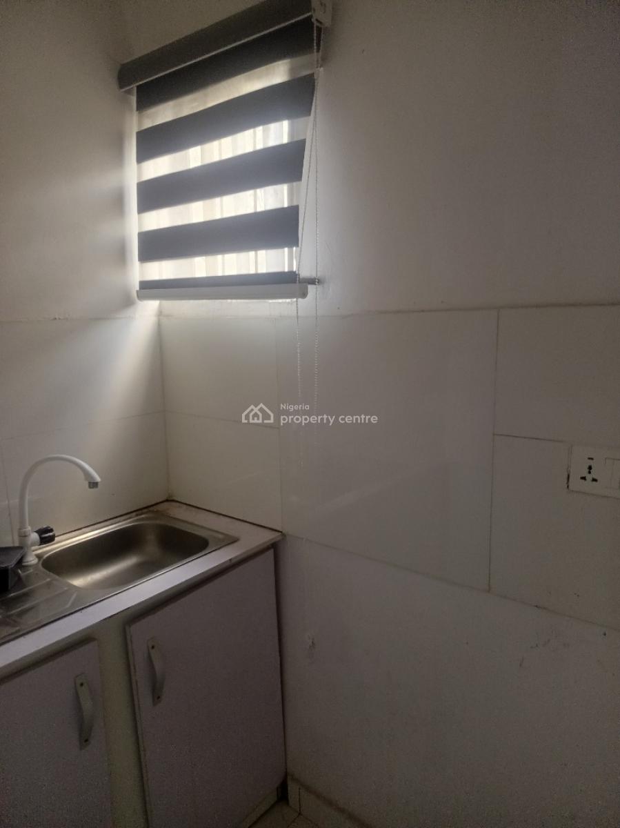 Single Room Self Contain, Ajose Adeogun Street, Victoria Island (vi), Lagos, Self Contain (single Rooms) for Rent