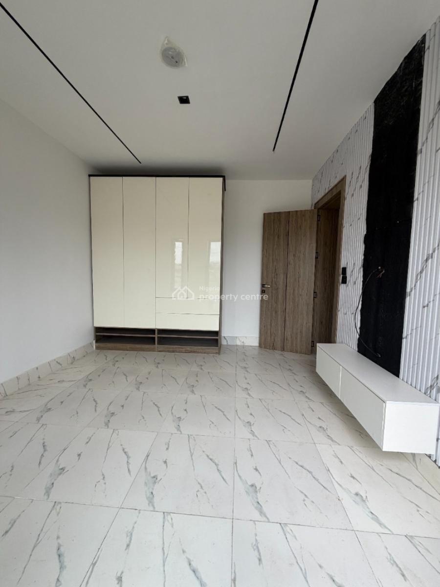 2 Bedroom Apartment, Bella Vista Estate, Freedom Way, Lekki Phase 1, Lekki, Lagos, Block of Flats for Sale