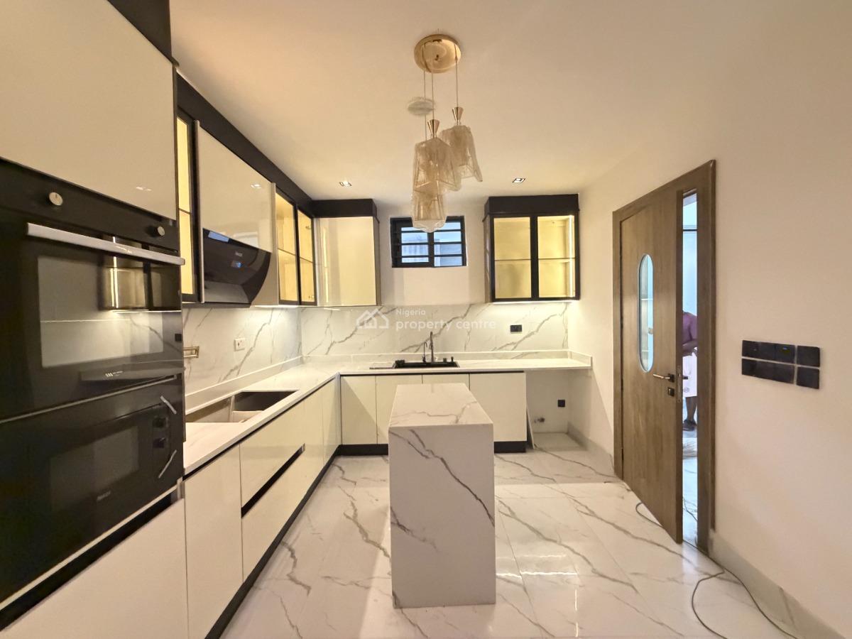 2 Bedroom Apartment, Bella Vista Estate, Freedom Way, Lekki Phase 1, Lekki, Lagos, Block of Flats for Sale