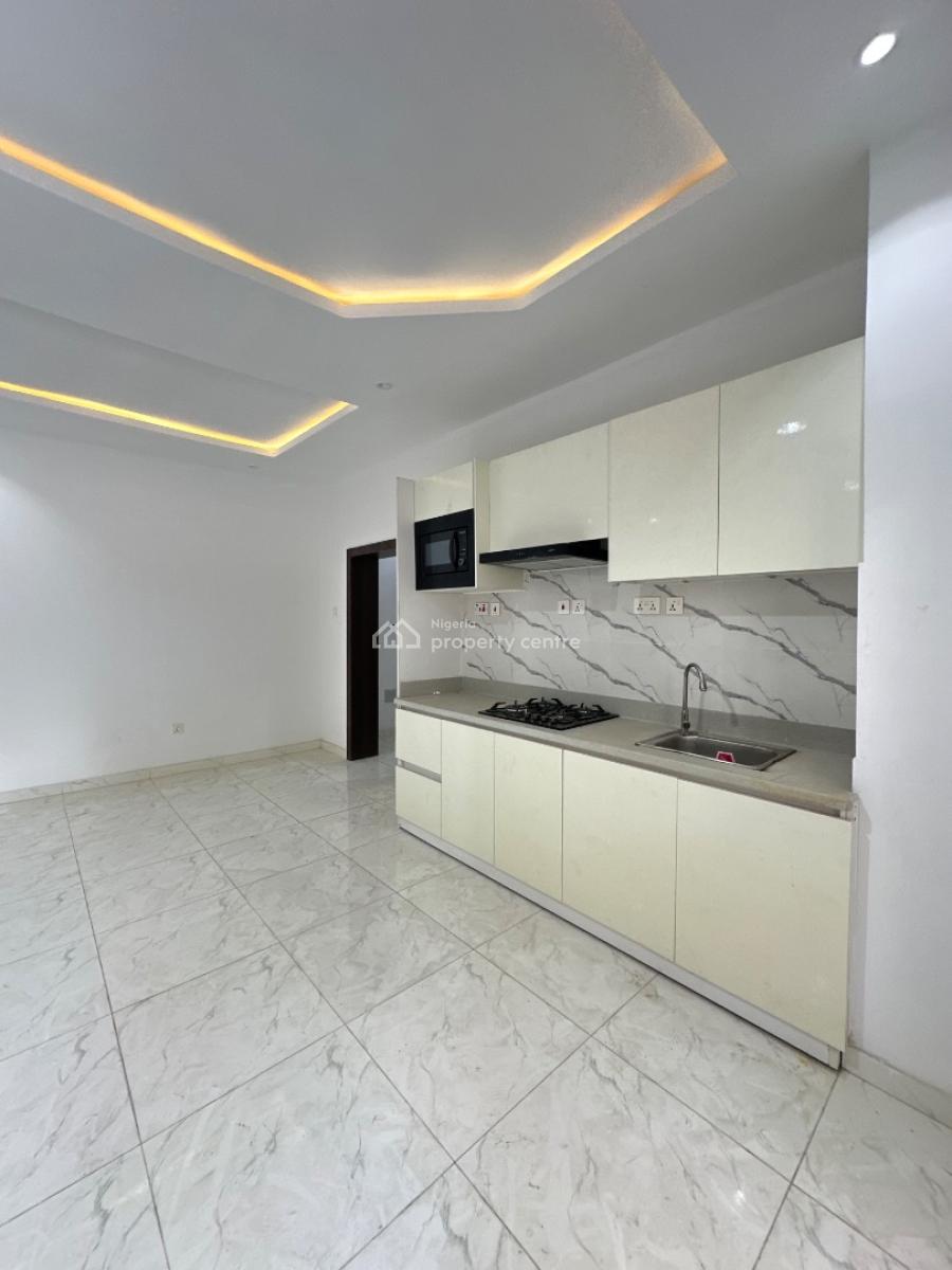 2 Bedroom Apartment with Elevator, Lekki Phase 1, Lekki, Lagos, Flat / Apartment for Rent