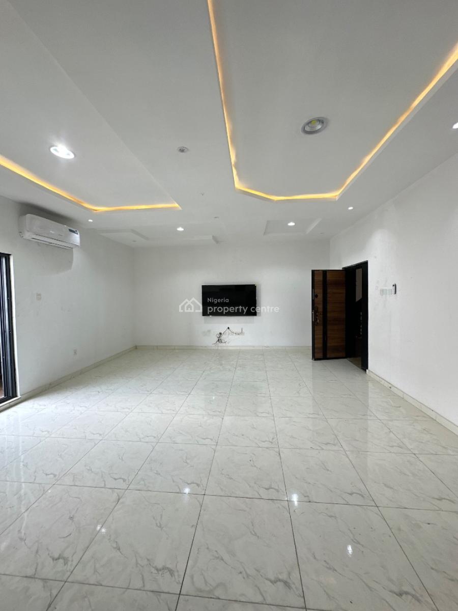 2 Bedroom Apartment with Elevator, Lekki Phase 1, Lekki, Lagos, Flat / Apartment for Rent