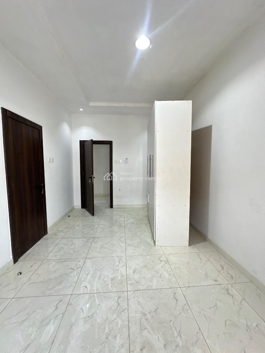 2 Bedroom Apartment with Elevator, Lekki Phase 1, Lekki, Lagos, Flat / Apartment for Rent