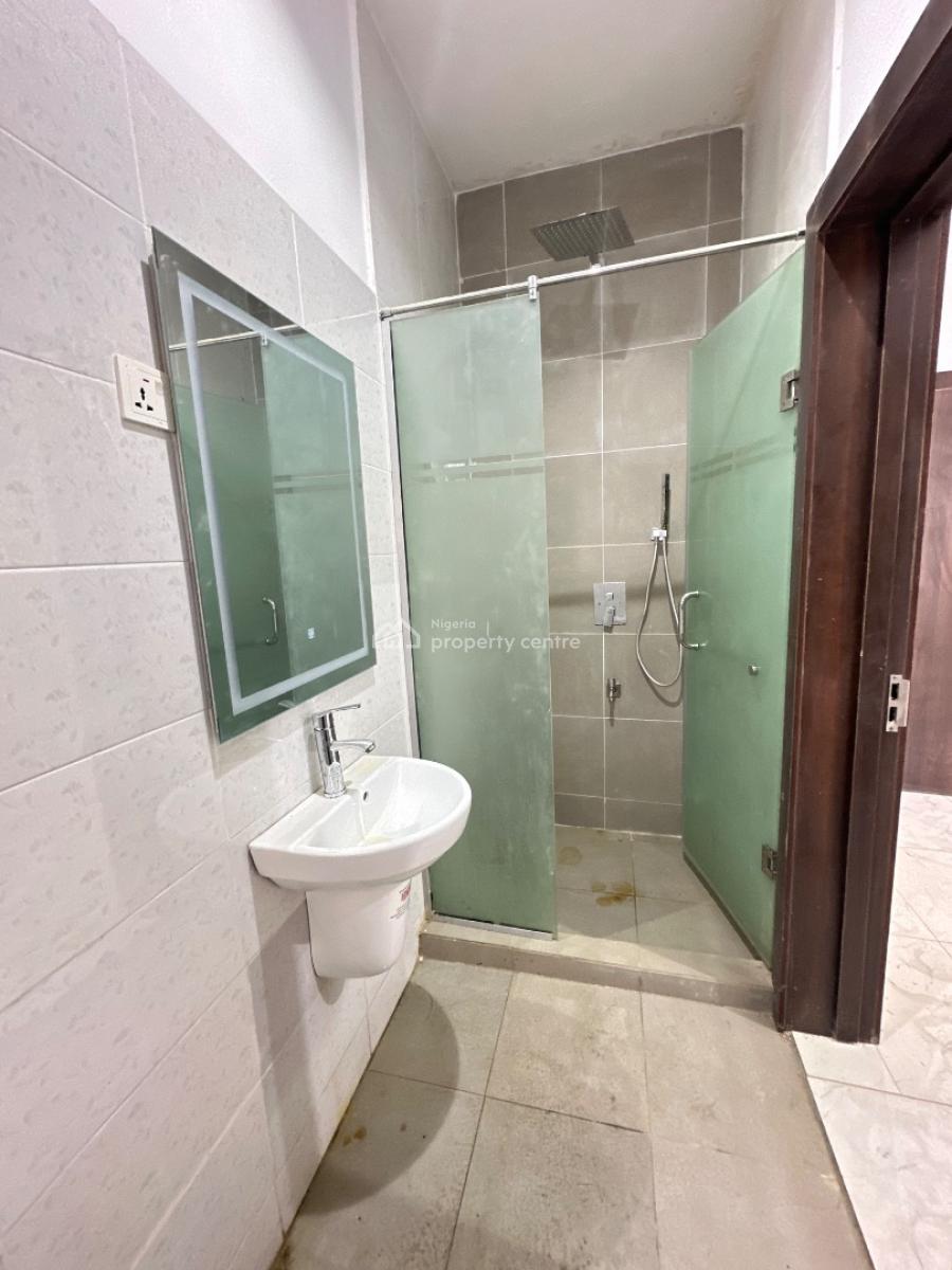 2 Bedroom Apartment with Elevator, Lekki Phase 1, Lekki, Lagos, Flat / Apartment for Rent