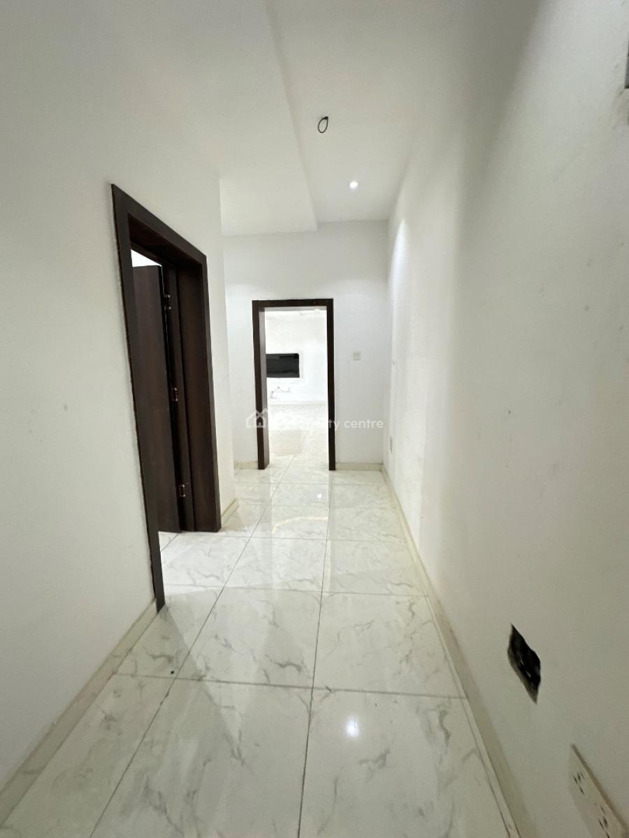 2 Bedroom Apartment with Elevator, Lekki Phase 1, Lekki, Lagos, Flat / Apartment for Rent