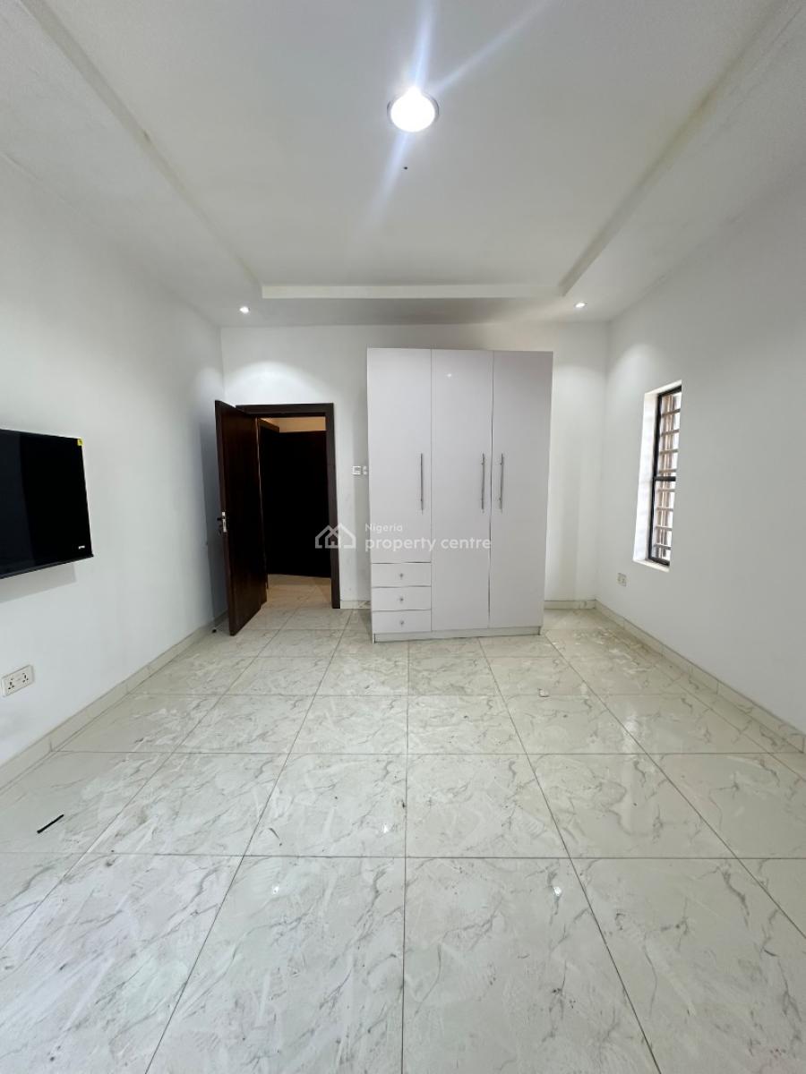 2 Bedroom Apartment with Elevator, Lekki Phase 1, Lekki, Lagos, Flat / Apartment for Rent