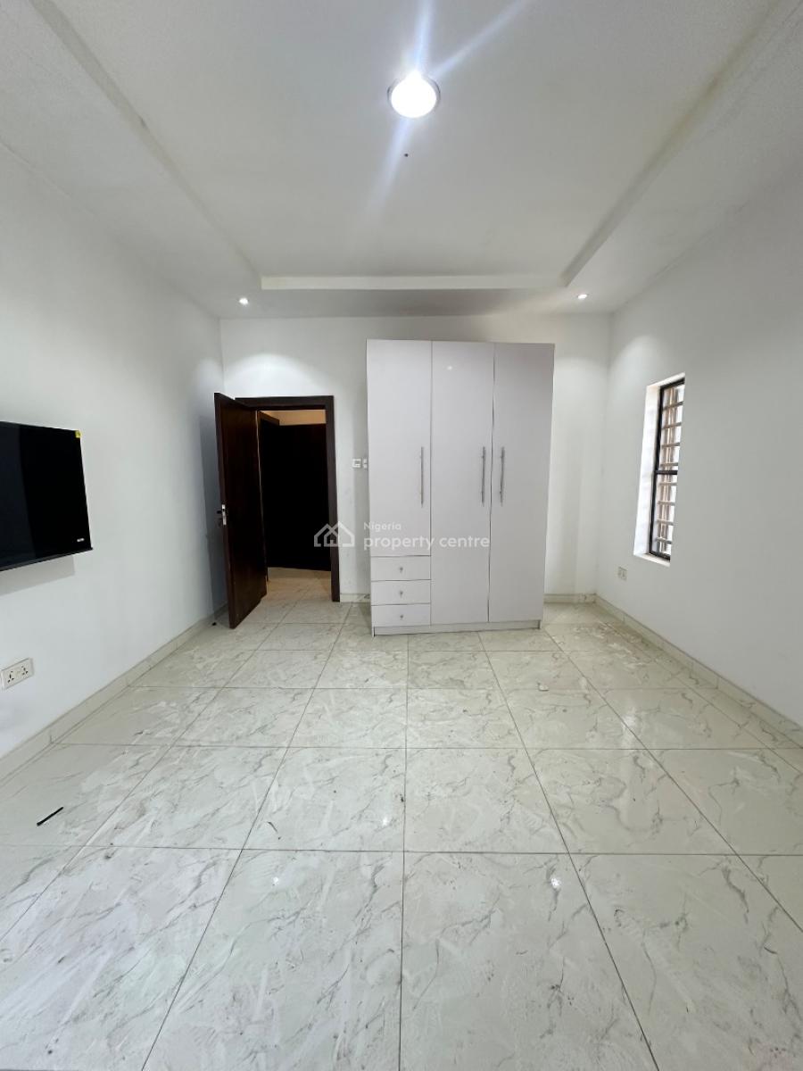 2 Bedroom Apartment with Elevator, Lekki Phase 1, Lekki, Lagos, Flat / Apartment for Rent