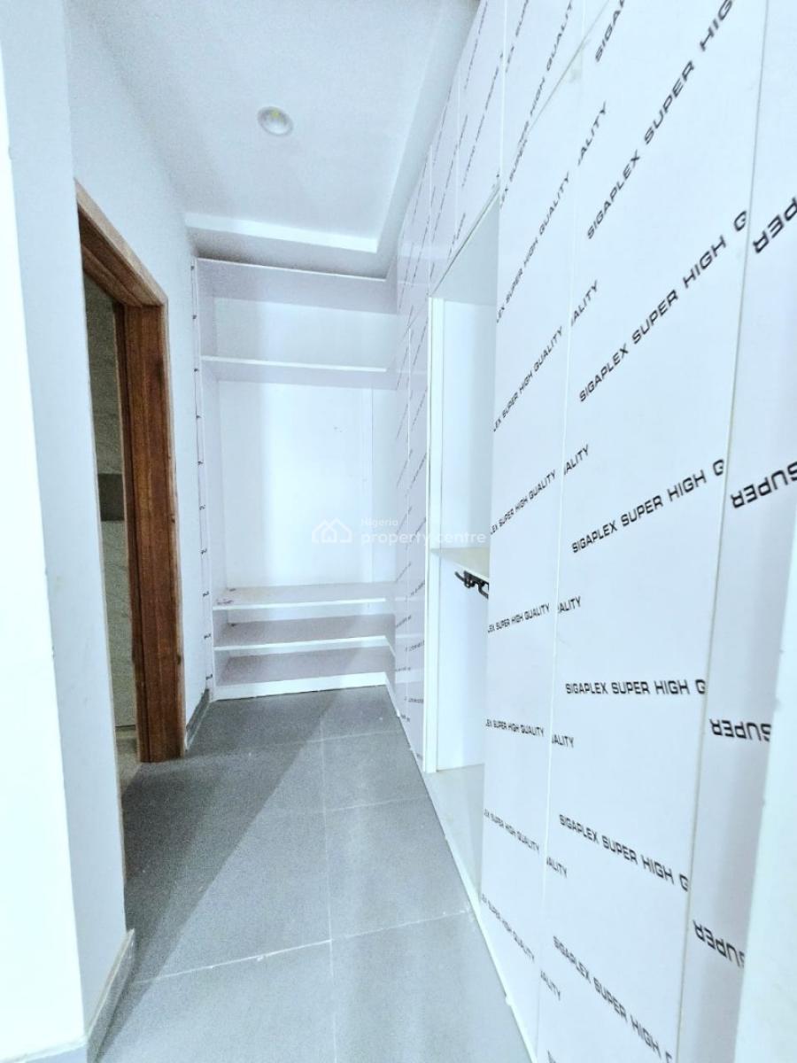 Prime 3 Bedroom Apartment with Pool, Lekki Phase 1, Lekki, Lagos, Flat / Apartment for Sale