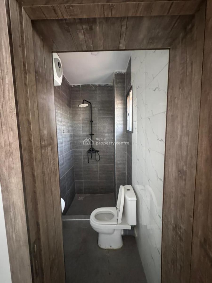 Spacious 2 Bedroom Apartment, Ologolo, Lekki, Lagos, Flat / Apartment for Rent