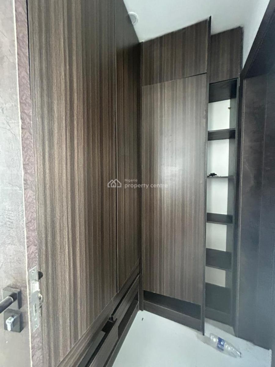 2 Bedroom Apartment, Lekki Phase 1, Lekki, Lagos, Flat / Apartment for Sale