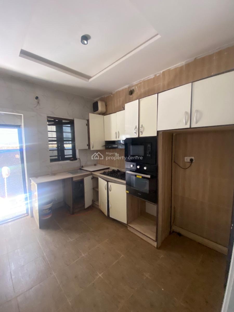 4 Bedroom Terraced Duplex in a Serviced Estate, Ikota, Lekki, Lagos, Terraced Duplex for Sale