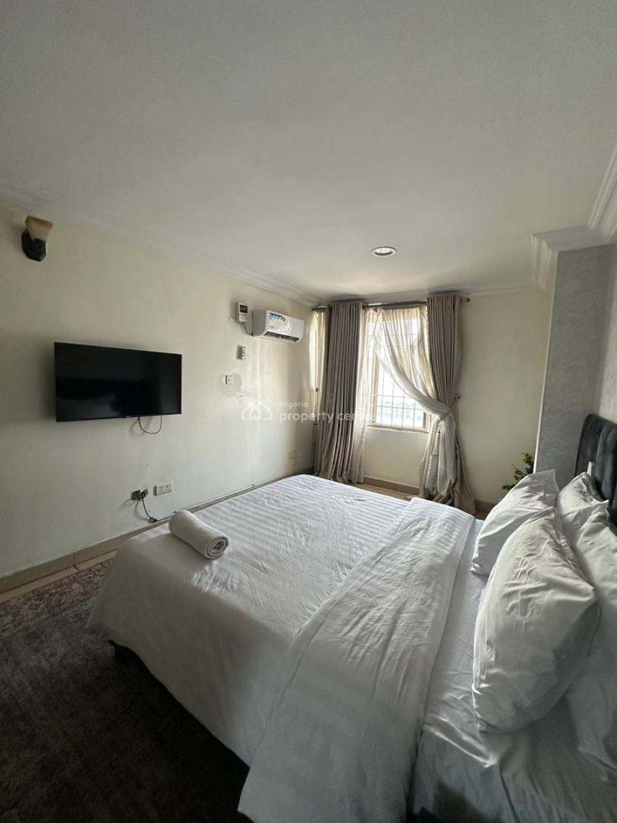 Modestly Built 3 Bedroom Apartment with Gym & Pool, Ikate, Lekki, Lagos, Flat / Apartment for Rent