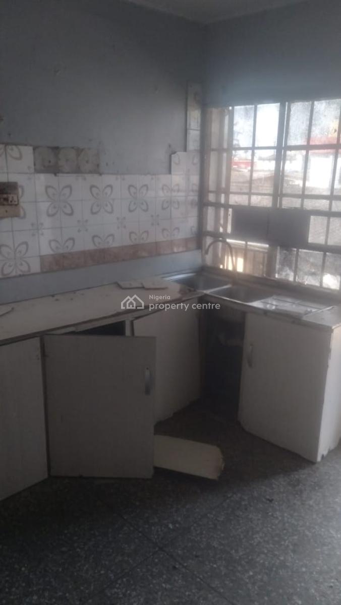3 Bedroom Flat, Off Toyin Street, Ikeja, Lagos, Flat / Apartment for Rent