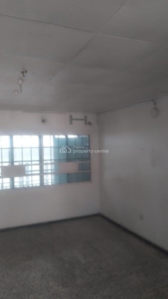 3 Bedroom Flat, Off Toyin Street, Ikeja, Lagos, Flat / Apartment for Rent