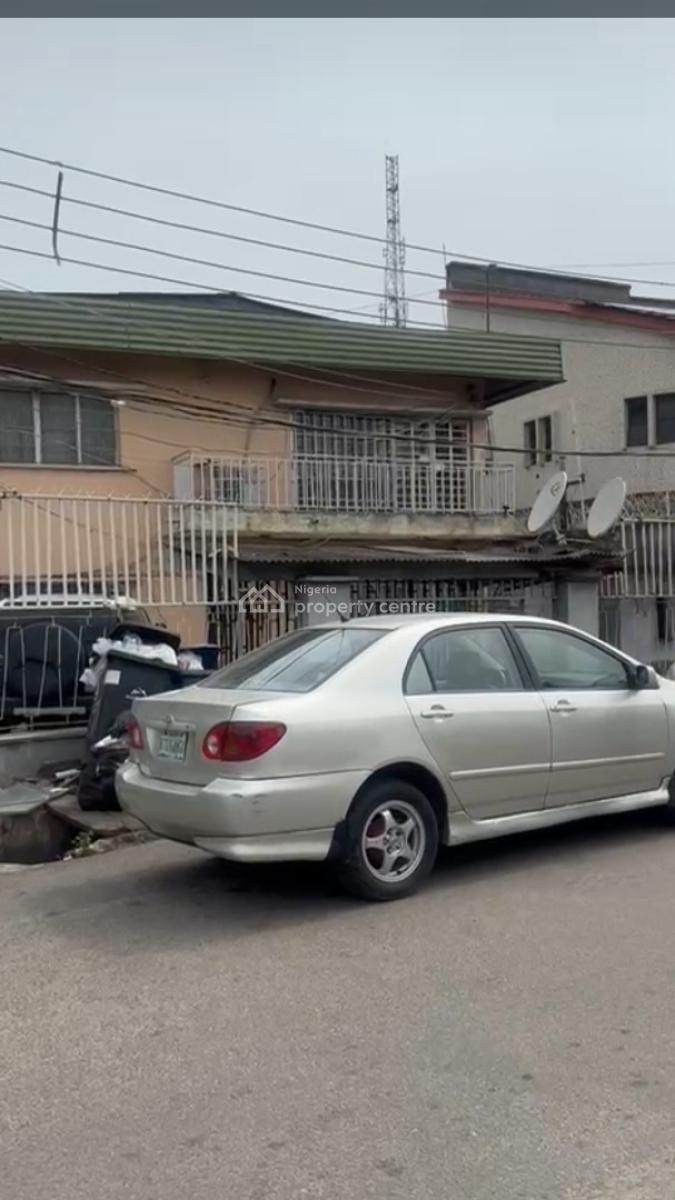 Buy and Renovate Property. a Block of 4 Flats, Williams Estate, Surulere, Lagos, Block of Flats for Sale