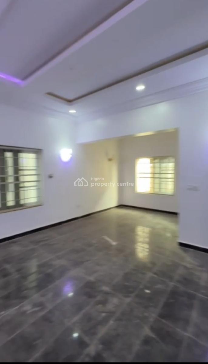 Luxury 2 Bedroom Flat, 2nd Floor,  Tarred Road, Gilmore, Jahi, Abuja, Flat / Apartment for Rent