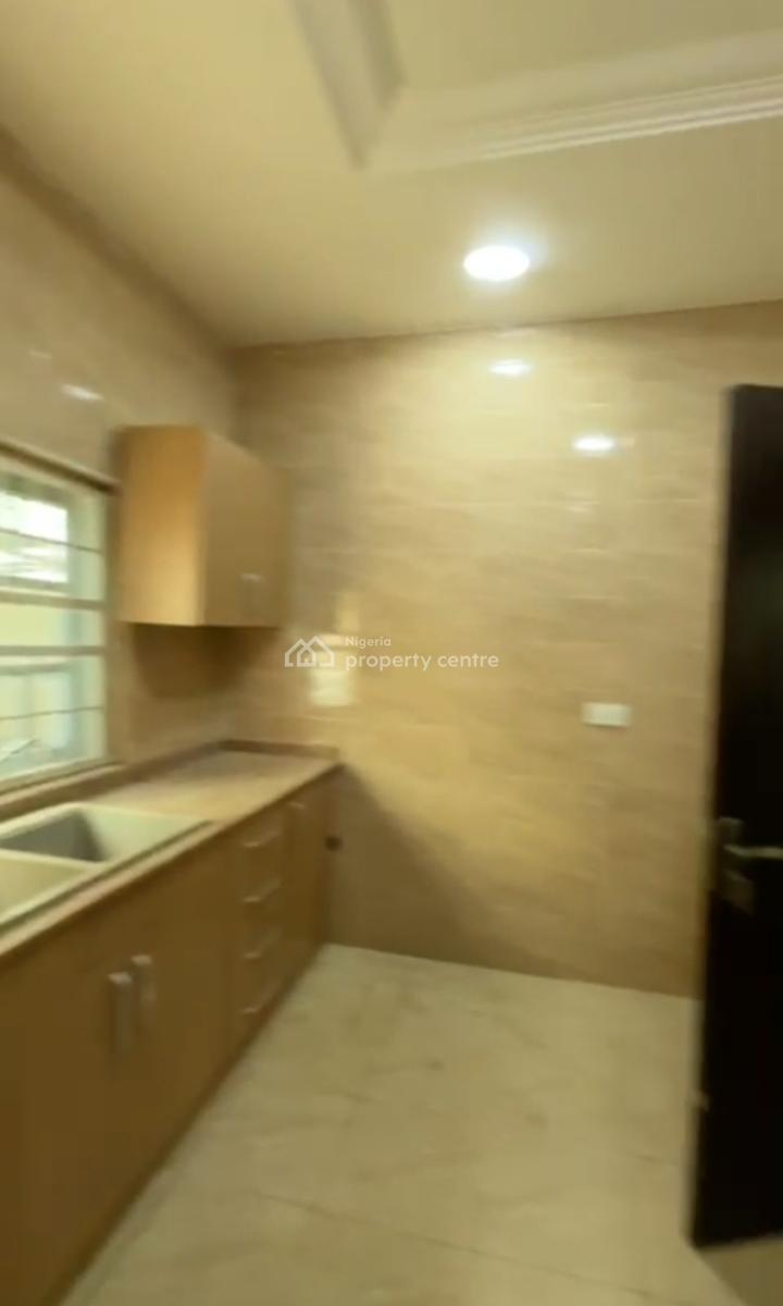 Luxury 2 Bedroom Flat, 2nd Floor,  Tarred Road, Gilmore, Jahi, Abuja, Flat / Apartment for Rent