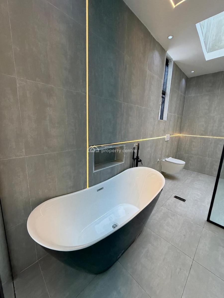 5 Bedroom Detached Home, Lekki County, Lekki, Lagos, Detached Duplex for Sale