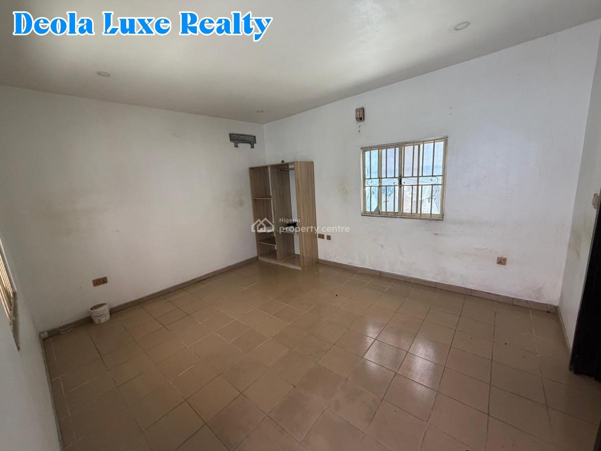 a Nice and Clean Fully Serviced Studio Apartment, Off Admiralty Way,, Lekki Phase 1, Lekki, Lagos, Self Contain (single Rooms) for Rent