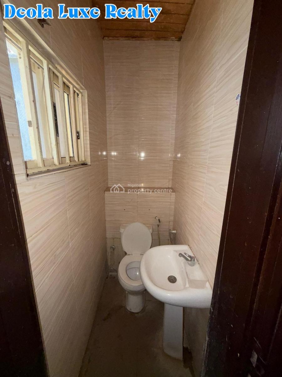 a Nice and Clean Fully Serviced Studio Apartment, Off Admiralty Way,, Lekki Phase 1, Lekki, Lagos, Self Contain (single Rooms) for Rent