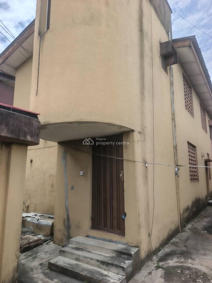 6-bedroom Detached Bungalow +2 Nos of 3-bedroom on 869 Sq M with C of O, Okota, Isolo, Lagos, Detached Bungalow for Sale