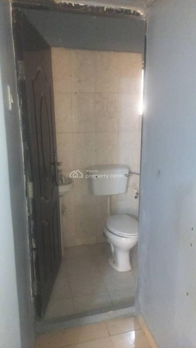 Beautiful 1 Bedroom Flat, Off Cotonou Street, Zone 6, Wuse, Abuja, Flat / Apartment for Rent