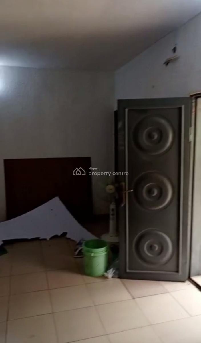 Spacious 3 Bedroom Apartment, Medina, Gbagada, Lagos, Flat / Apartment for Rent