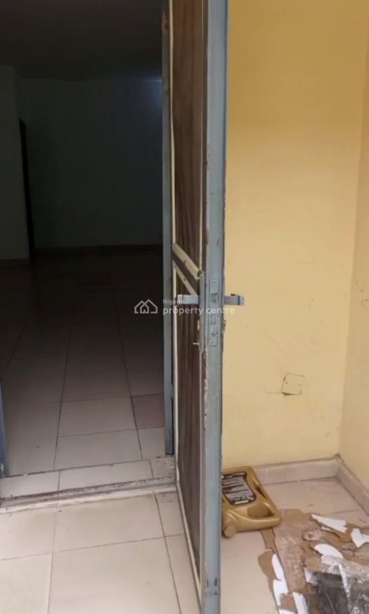 Spacious 3 Bedroom Apartment, Medina, Gbagada, Lagos, Flat / Apartment for Rent