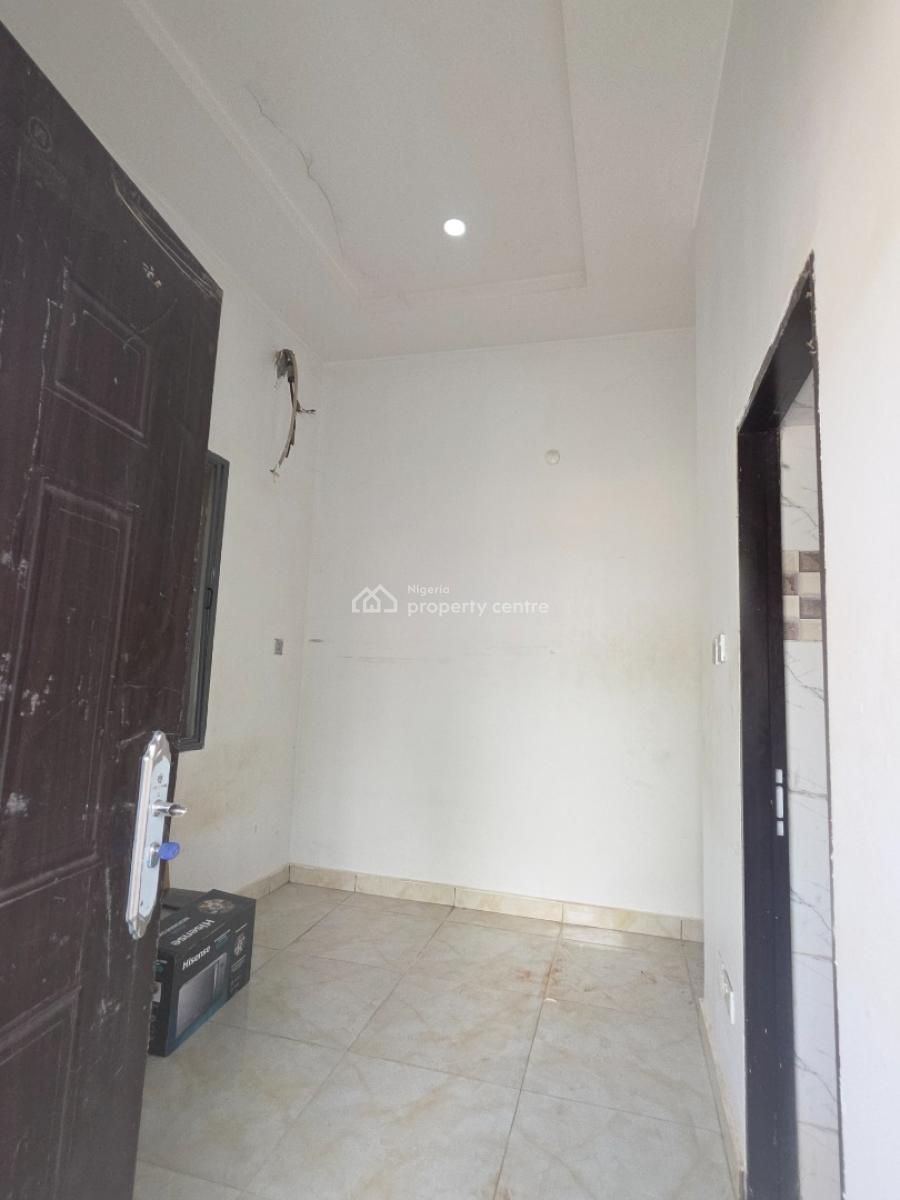 Self Contain, Close to Obi Cubanas Residence, Guzape District, Abuja, Self Contain (single Rooms) for Rent