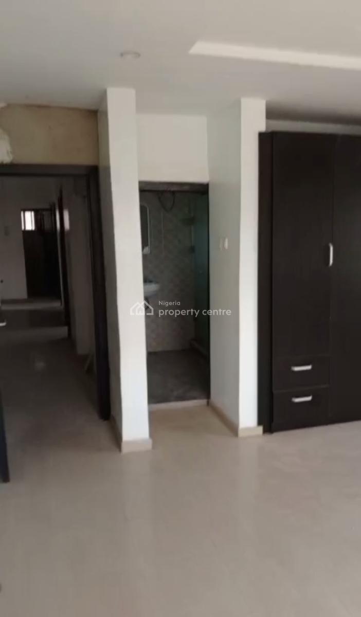Decent Four Bedroom Upstairs Apartment, Gbagada, Lagos, Flat / Apartment for Rent