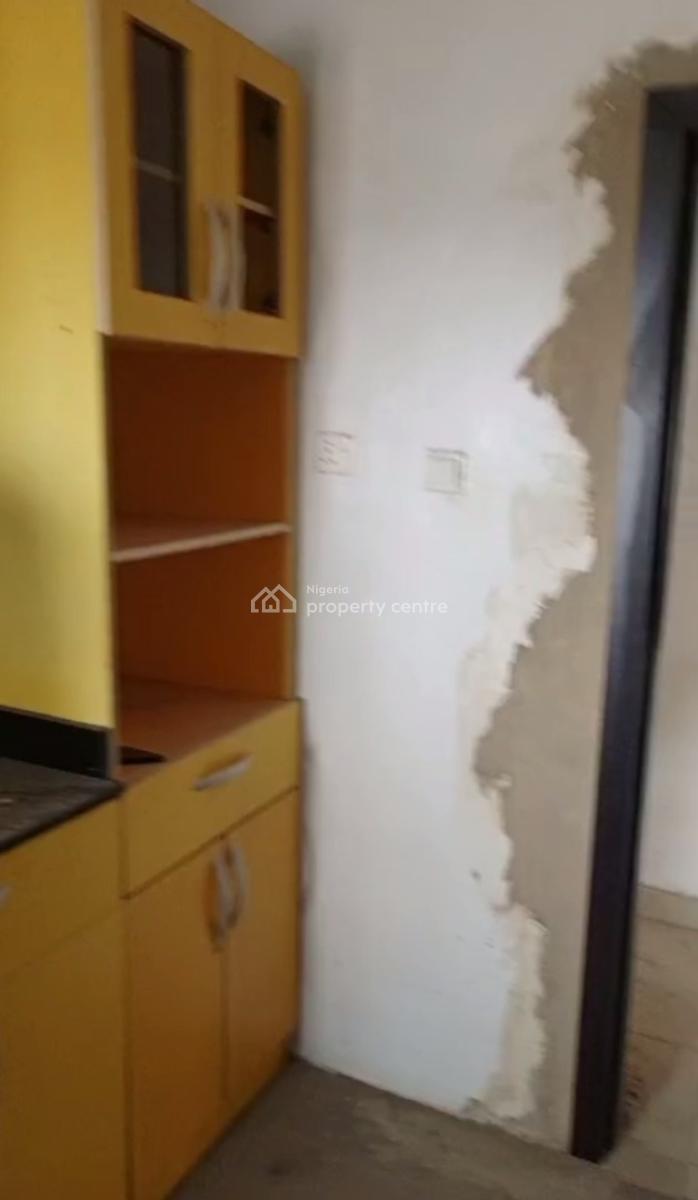 Decent Four Bedroom Upstairs Apartment, Gbagada, Lagos, Flat / Apartment for Rent