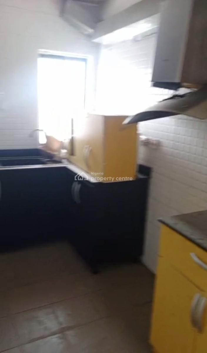 Decent Four Bedroom Upstairs Apartment, Gbagada, Lagos, Flat / Apartment for Rent