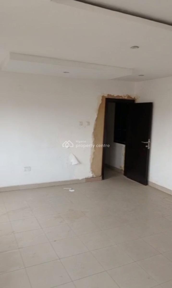 Decent Four Bedroom Upstairs Apartment, Gbagada, Lagos, Flat / Apartment for Rent