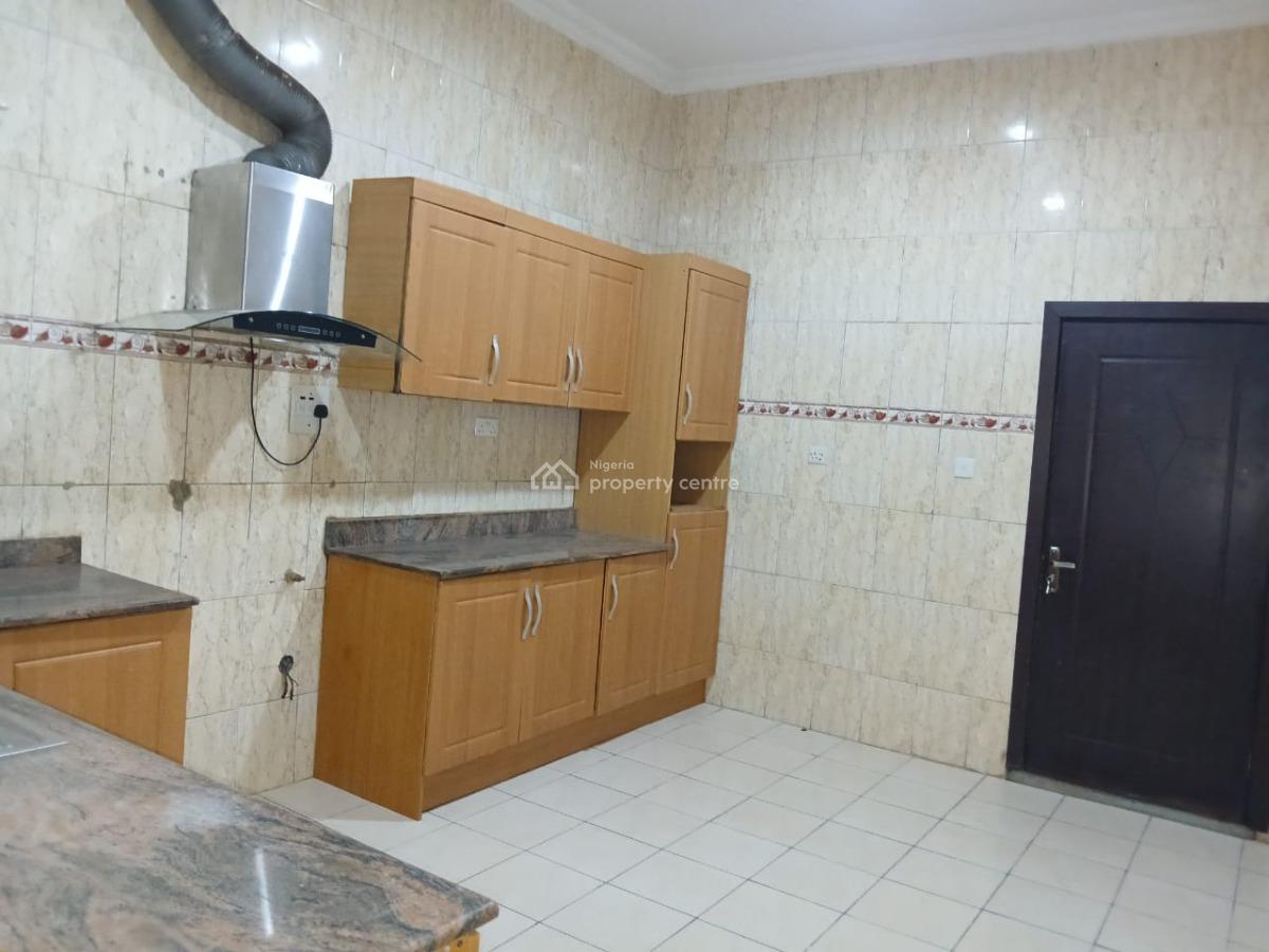 Tastefully Finished and Renovated 2 Bedroom Flat, Off American International School, Durumi, Abuja, Flat / Apartment for Rent