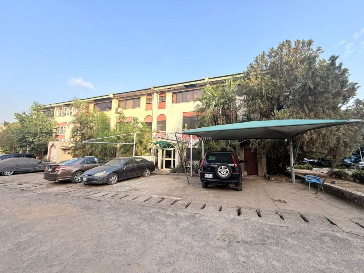 Spacious 3 Bedroom Duplex with Bq Inside an Estate, Wuse 2, Abuja, Terraced Duplex for Sale