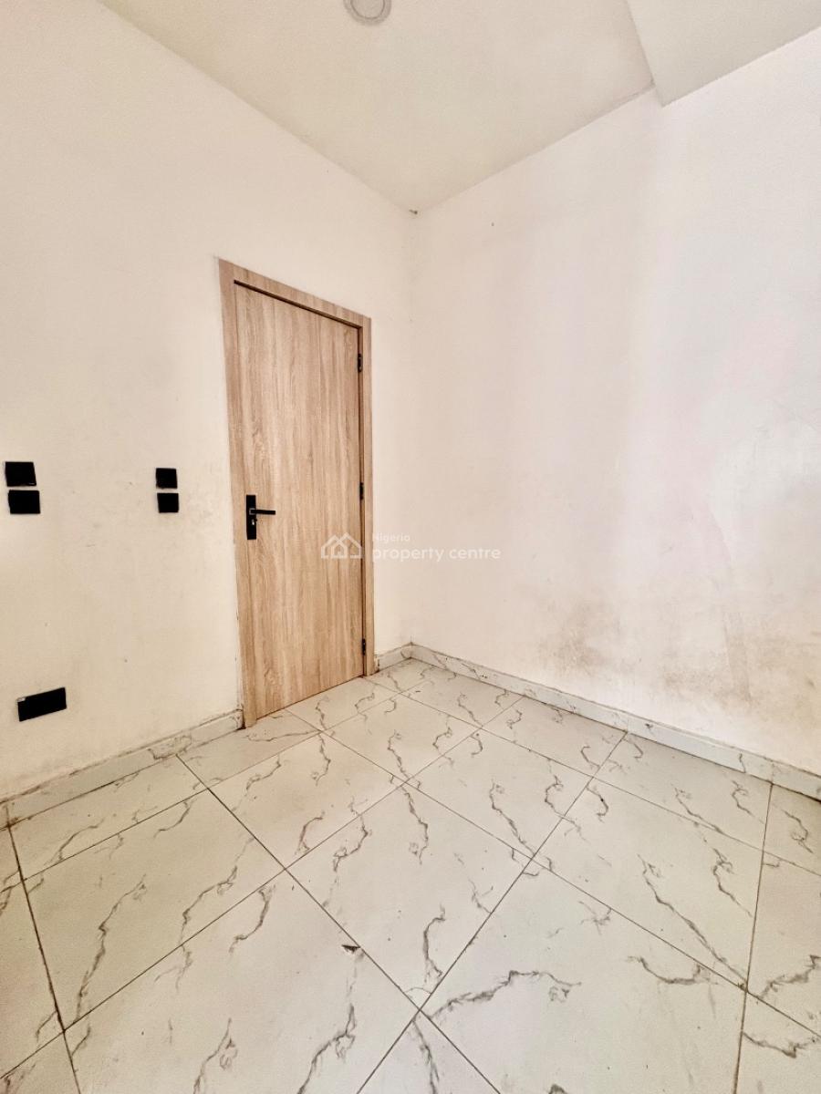 Room Upstairs in an Elite Well Secured Estate with Pool and Gym, Spring Garden Estate, Orchid Road Before The Roundabout, Lekki, Lagos, Flat / Apartment for Rent