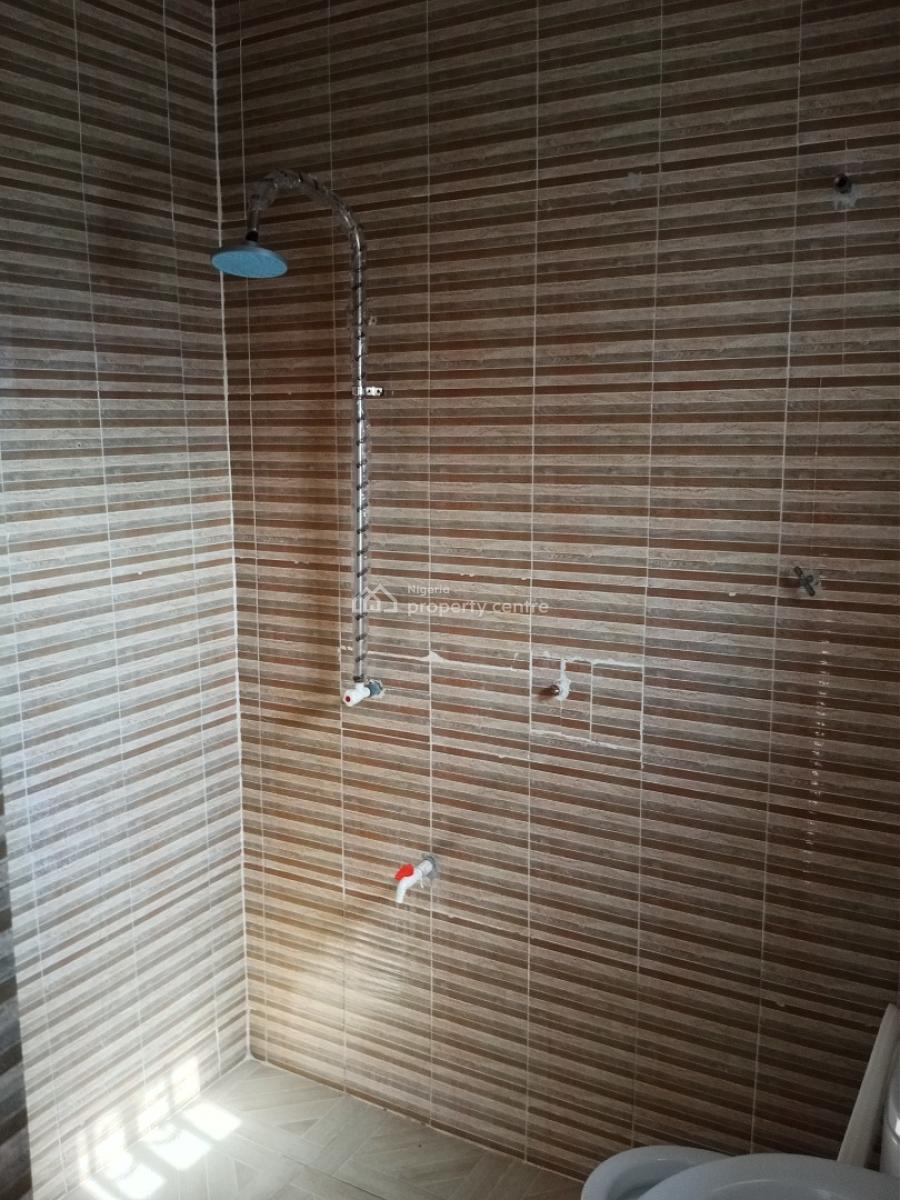 Nice and Spacious 3 Bedroom Flat, New Road Chevron, Lekki Phase 2, Lekki, Lagos, Flat / Apartment for Rent