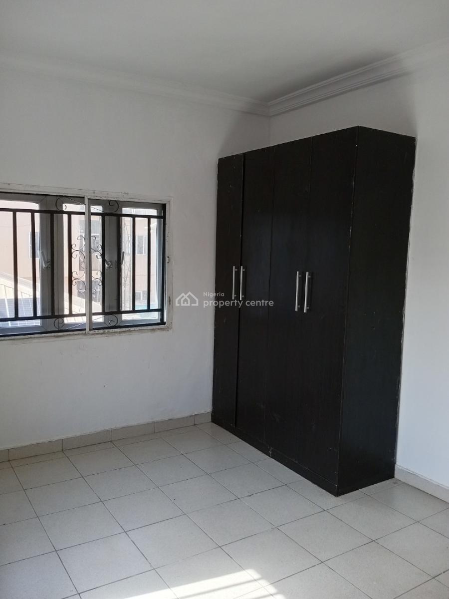 Nice and Spacious 3 Bedroom Flat, New Road Chevron, Lekki Phase 2, Lekki, Lagos, Flat / Apartment for Rent