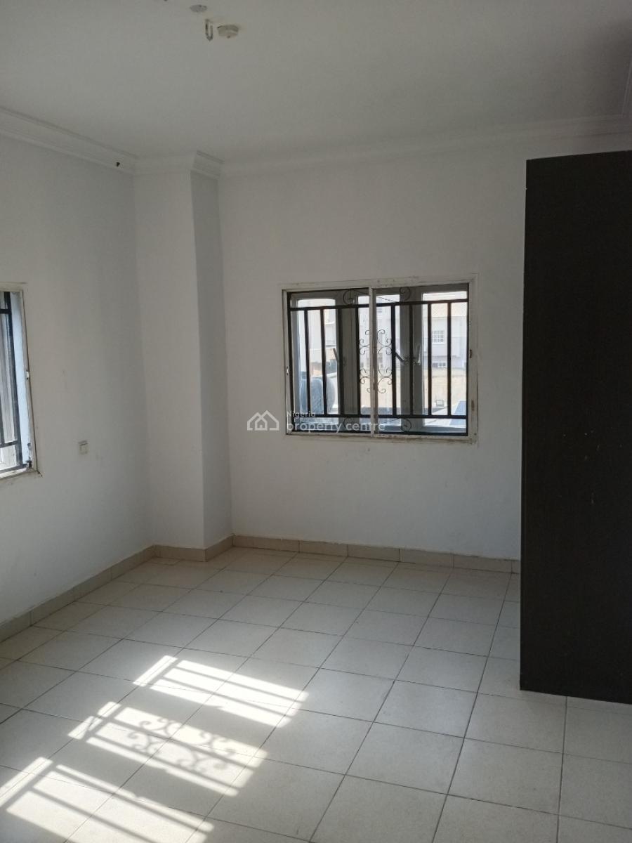 Nice and Spacious 3 Bedroom Flat, New Road Chevron, Lekki Phase 2, Lekki, Lagos, Flat / Apartment for Rent