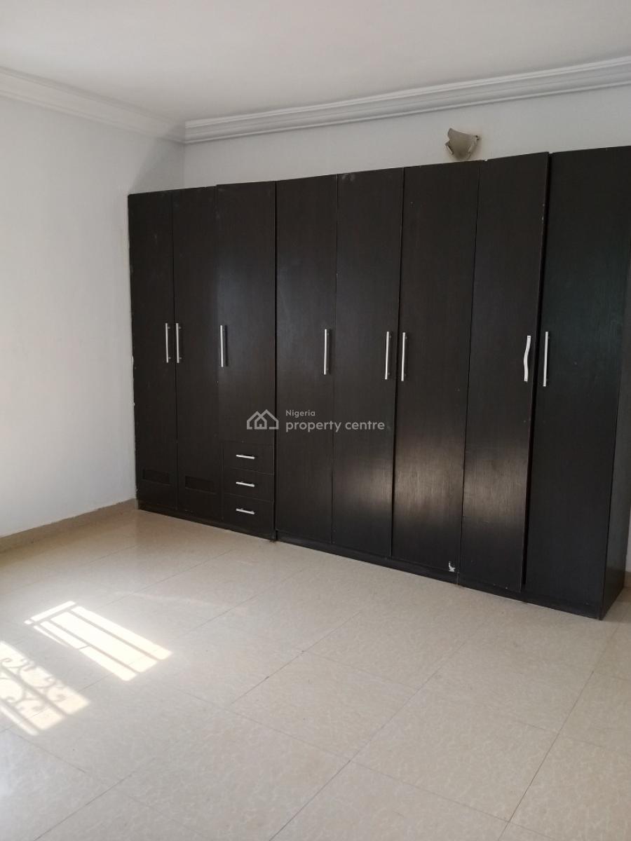 Nice and Spacious 3 Bedroom Flat, New Road Chevron, Lekki Phase 2, Lekki, Lagos, Flat / Apartment for Rent