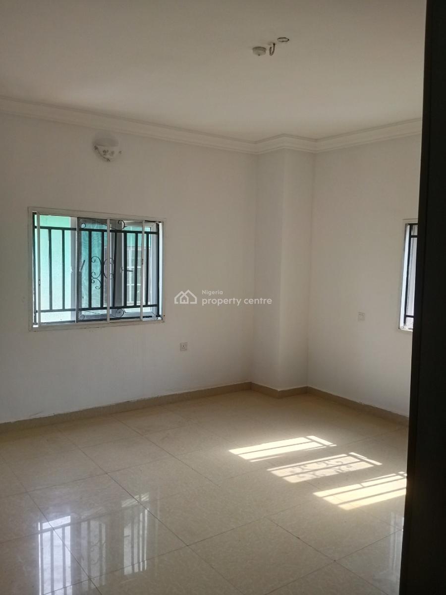 Nice and Spacious 3 Bedroom Flat, New Road Chevron, Lekki Phase 2, Lekki, Lagos, Flat / Apartment for Rent