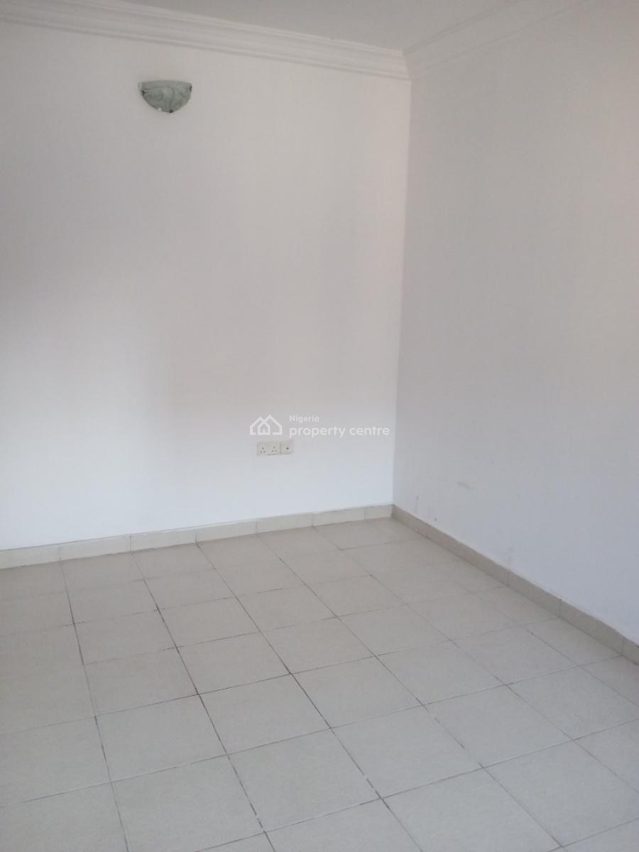 Nice and Spacious 3 Bedroom Flat, New Road Chevron, Lekki Phase 2, Lekki, Lagos, Flat / Apartment for Rent